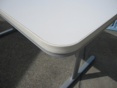 会議用テーブル　ホワイト　1500ｘ750ｘ720　Ｔ字脚