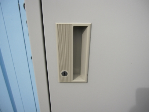 １人用ロッカー　ニューグレー　鍵あり　317ｘ515ｘ1790　ナイキ製