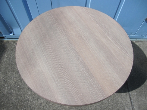 丸テーブル　φ600　H495　木目　オカムラ製アルトピッツア　MB521C MW71