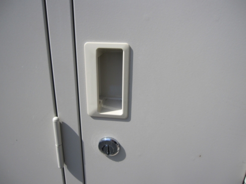 ４人用ロッカー　鍵あり　ニューグレー　ウチダ製　900ｘ515ｘ1790