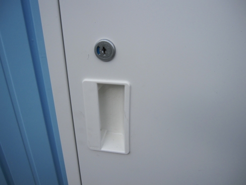 １人用ロッカー　ホワイト　鍵あり　317ｘ515ｘ1790　コクヨ製LK