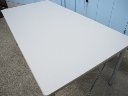 会議テーブル　ニューグレー　1800ｘ900ｘ720　４本脚　