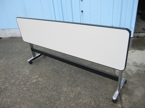会議用テーブル　ホワイト　1800ｘ450ｘ700　スタックテーブル　オカムラ製