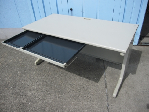 事務机　平デスク　ニューグレー　1400ｘ700ｘ700　プラス製