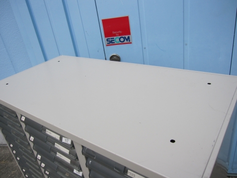 3列22段クリアケース　コクヨ製　ニューグレー　900ｘ450ｘ1100