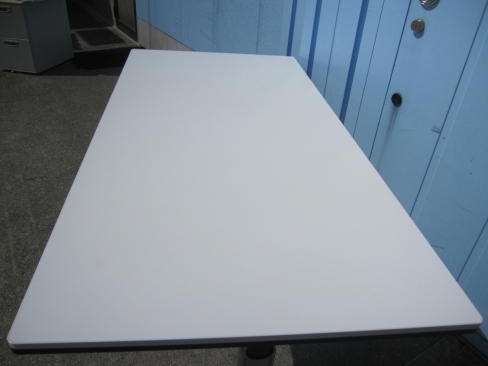 会議テーブル　Ｔ字脚　ホワイト　1500ｘ750ｘ720　オカムラ製