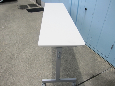 会議用テーブル　ホワイト　スタックテーブル　1800ｘ450ｘ705　オフィスコム製