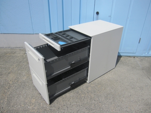 ３段ワゴン　ホワイト　鍵あり　生興製　400ｘ580ｘ650