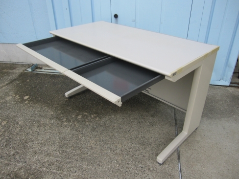 事務机　平デスク　ニューグレー　1200ｘ600ｘ700　コクヨ製