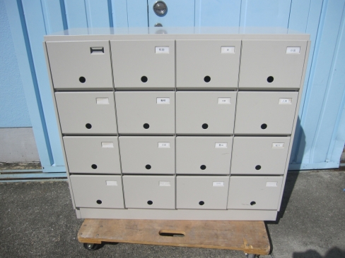 16人用シューズロッカー　ニューグレー　コクヨ製　1000ｘ350ｘ900