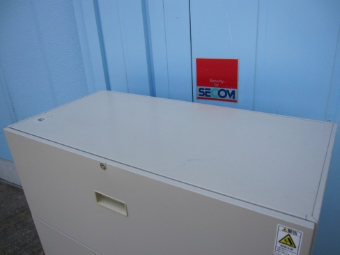 3段ラテラル　鍵あり　ニューグレー　コクヨ製　900ｘ450ｘ1100　天板に塗装はげあり