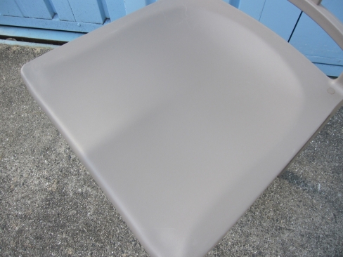 チェア　ポリプロピレン　ライトブラウン