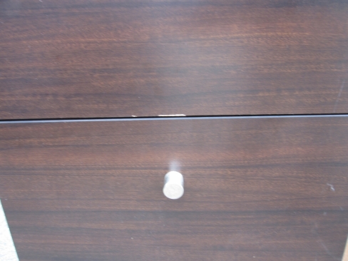 特価！　木製デスク　鍵あり　1600ｘ800ｘ700