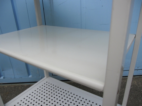 キャスター付きワゴン　ホワイト　600ｘ440ｘ720