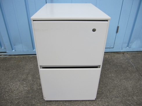 2段ワゴン　ホワイト　鍵あり　400ｘ540ｘ625