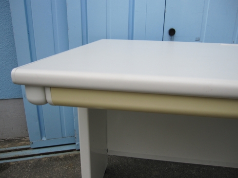 事務机　平デスク　ホワイト　1200ｘ700ｘ700　引き出し日焼けあり　プラス製