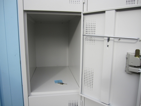 12人用ロッカー　鍵あり　ニューグレー　豊国工業製　900ｘ515ｘ1790