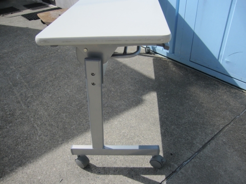 会議用テーブル　ホワイト　1500ｘ450ｘ700　スタックテーブル