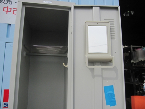 １人用ロッカー　ニューグレー　鍵あり　317ｘ515ｘ1790　ナイキ製