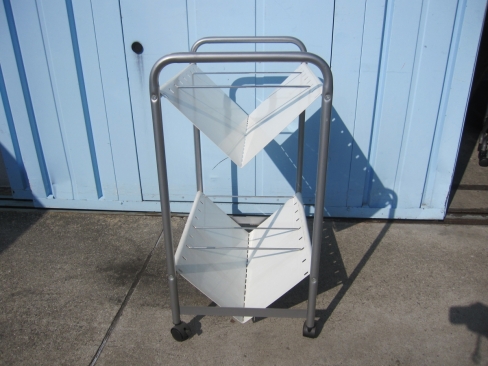 移動式本立て　ホワイト　キャスター付きワゴン　560ｘ400ｘ790