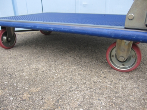 手押し台車　740ｘ480