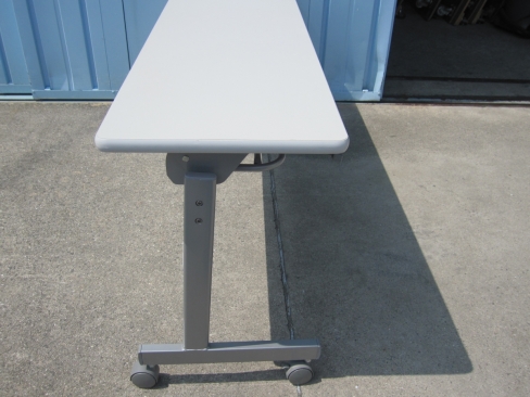 会議用テーブル　幕板付きニューグレー　1800ｘ450ｘ700　スタックテーブル