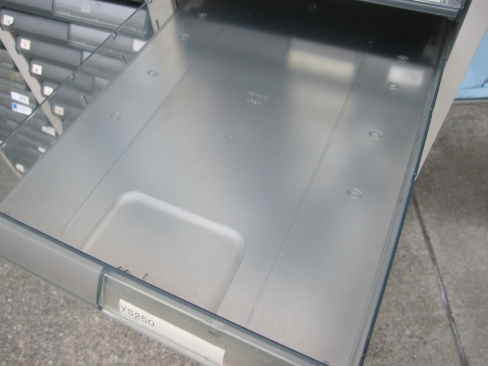 3列22段クリアケース　コクヨ製　ニューグレー　900ｘ450ｘ1100