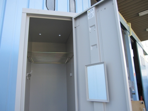 1人用ロッカー　鍵あり　ニューグレー　イトーキ製　317ｘ515ｘ1790