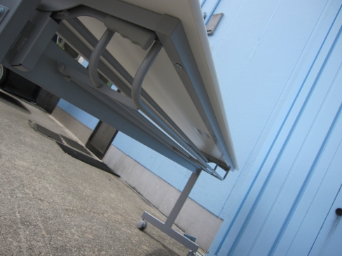 会議用テーブル　ホワイト　スタックテーブル　1800ｘ450ｘ705　オフィスコム製