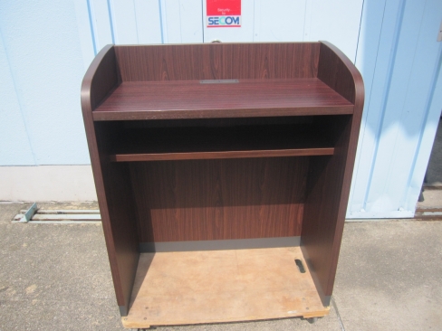 演台　900ｘ450ｘ1050　木目ダークブラウン　コクヨ製