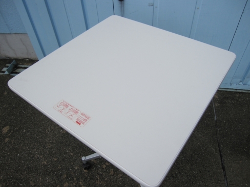 昇降式スタックテーブル　ホワイト　600ｘ600ｘ600～800