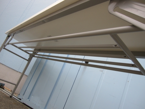 折り畳みテーブル　ホワイト　1800ｘ450ｘ700