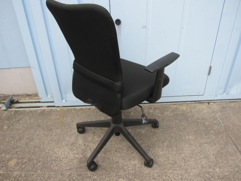 メッシュチェア　肘あり　ブラック　事務イス