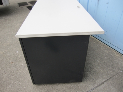 事務机　片袖デスク　鍵あり　ブラック　1400ｘ700ｘ700　プラス製