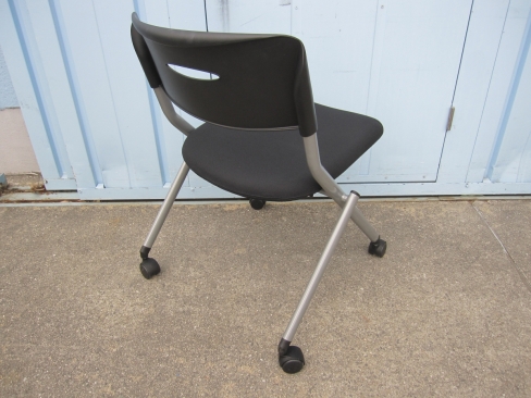 会議用チェア　ブラック　ネスティングチェア
