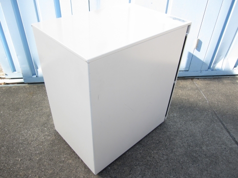 ３段ワゴン　鍵あり　ホワイト　オカムラ製プロユニット　390ｘ580ｘ650