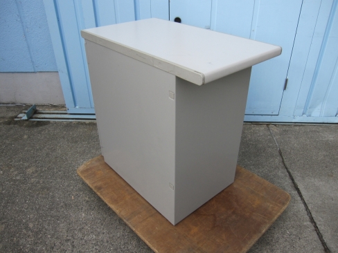 ３段脇机　ニューグレー　鍵あり　400ｘ700ｘ700　ウチダ製フィード