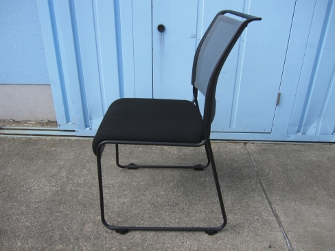 会議用チェア　ライトグレー/ブラック　スタッキングチェア