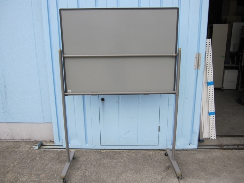 脚付片面ホワイトボード　W1200