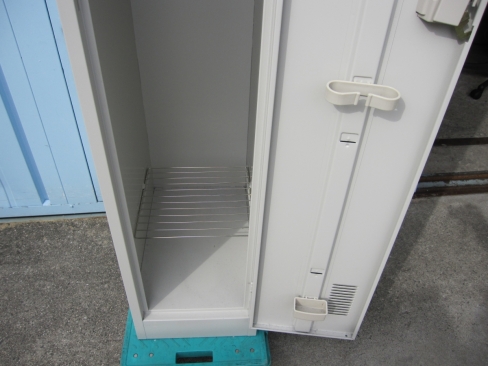 １人用ロッカー　ニューグレー　鍵あり　317ｘ515ｘ1790　ナイキ製