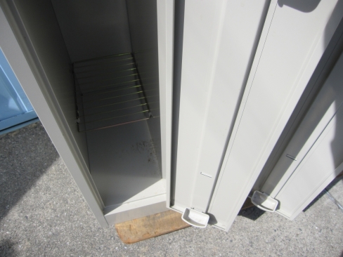 ４人用ロッカー　鍵あり　ニューグレー　ウチダ製　900ｘ515ｘ1790