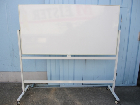 両面脚付ホワイトボード　Ｗ１８００　1900ｘ1800　支柱上部キャップなし　日焼け・傷あり