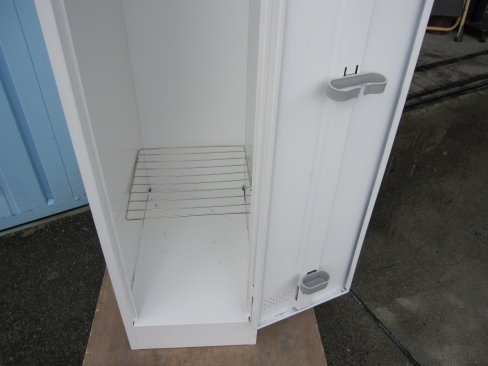 １人用ロッカー　ホワイト　鍵あり　317ｘ515ｘ1790　コクヨ製LK