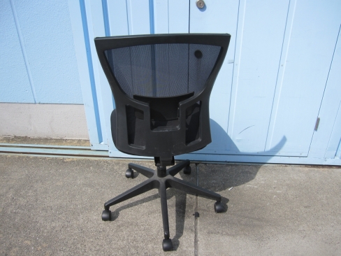 事務イス　ブラック　イトーキ製サリダチェア