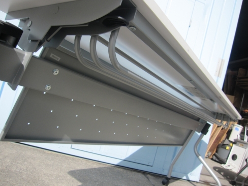 会議用テーブル　スタックテーブル　幕板あり　1800ｘ450ｘ720　ホワイト　藤沢工業製