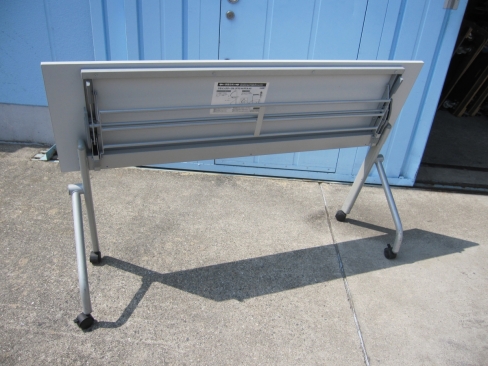 会議用テーブル　ホワイト　1500ｘ450ｘ700　スタックテーブル