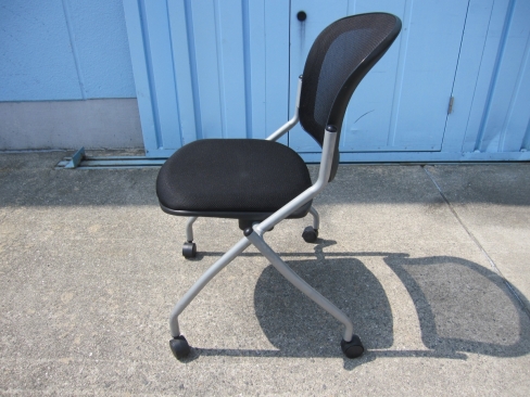 会議用チェア　ブラック　メッシュ　TOKIO製　ネスティングチェア