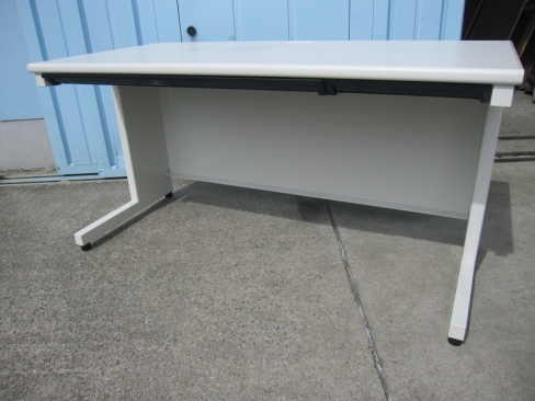 事務机　平デスク　ホワイト　1400ｘ700ｘ700　プラス製