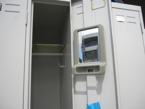 特価！　4人用ロッカー　3か所鍵あり　1か所シリンダー無し　900ｘ515ｘ1790