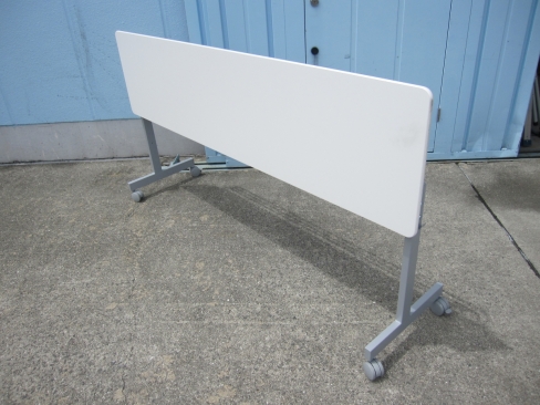 会議用テーブル　ホワイト　スタックテーブル　1800ｘ450ｘ705　オフィスコム製